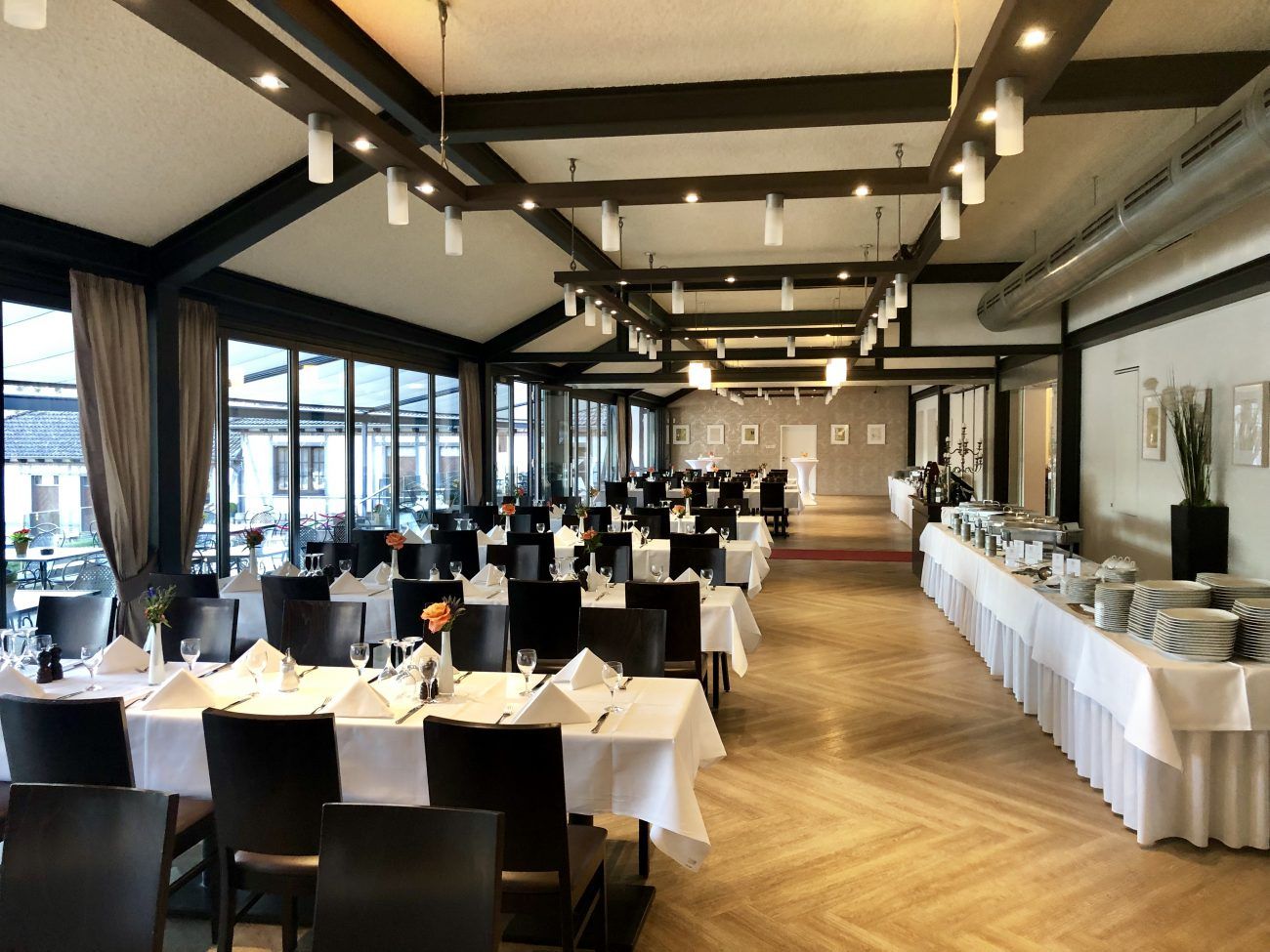 Restaurant mit Buffet Business Lunch