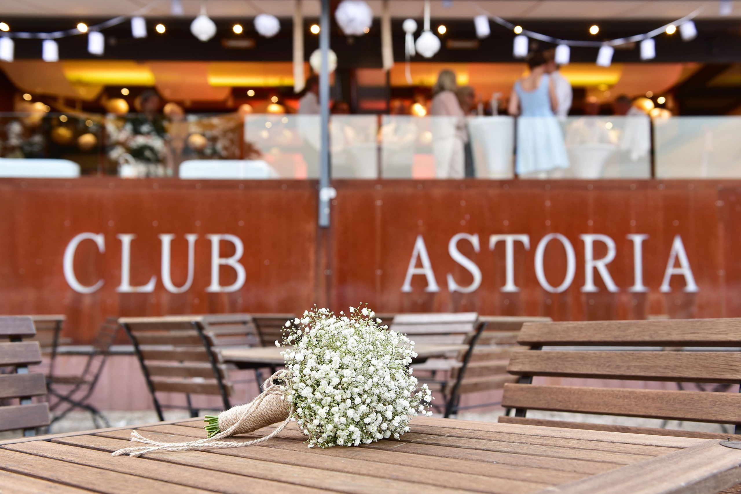 Blick zum Restaurant von der Terrasse aus