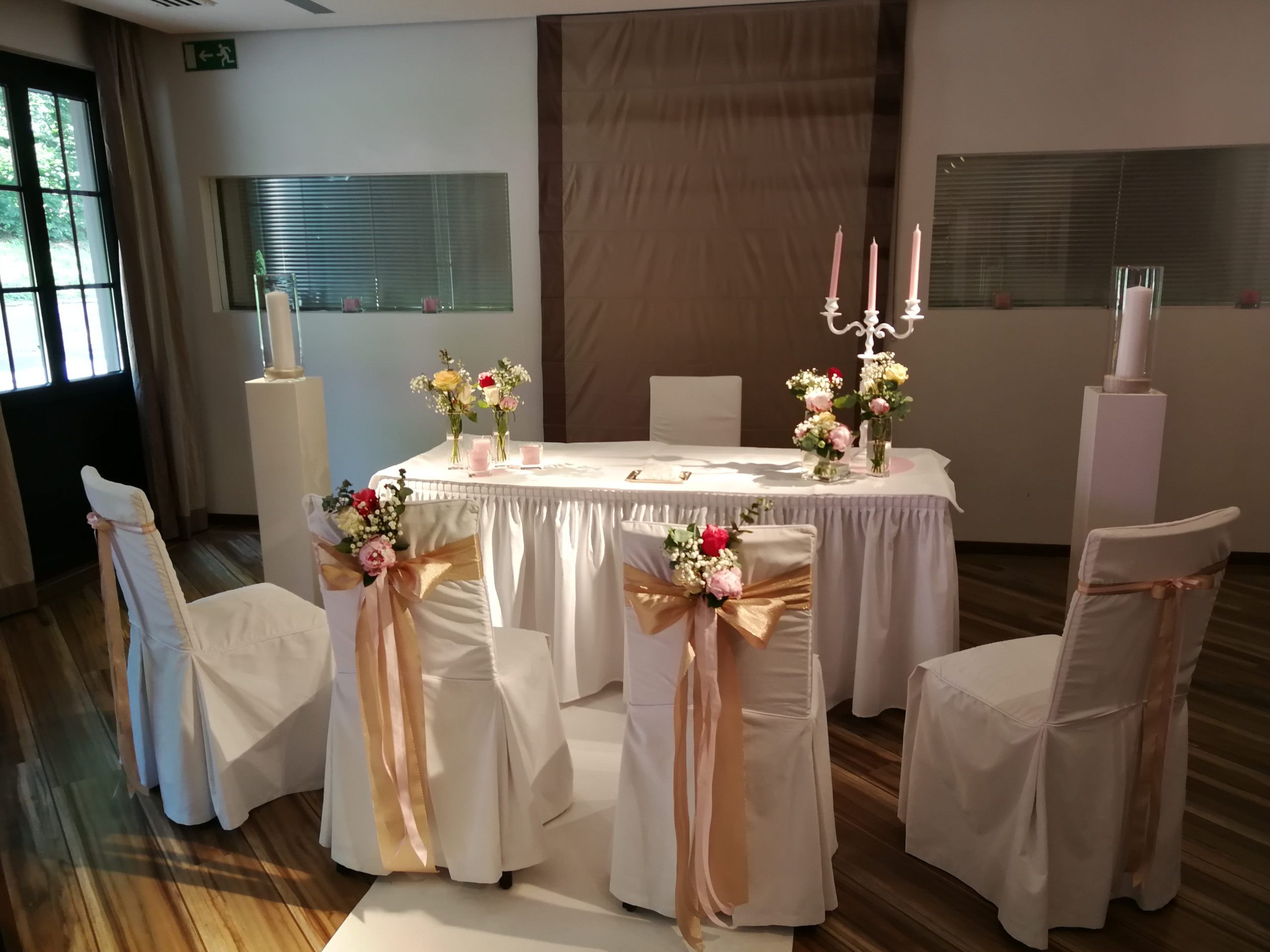 Trautisch für das Hochzeitspaar