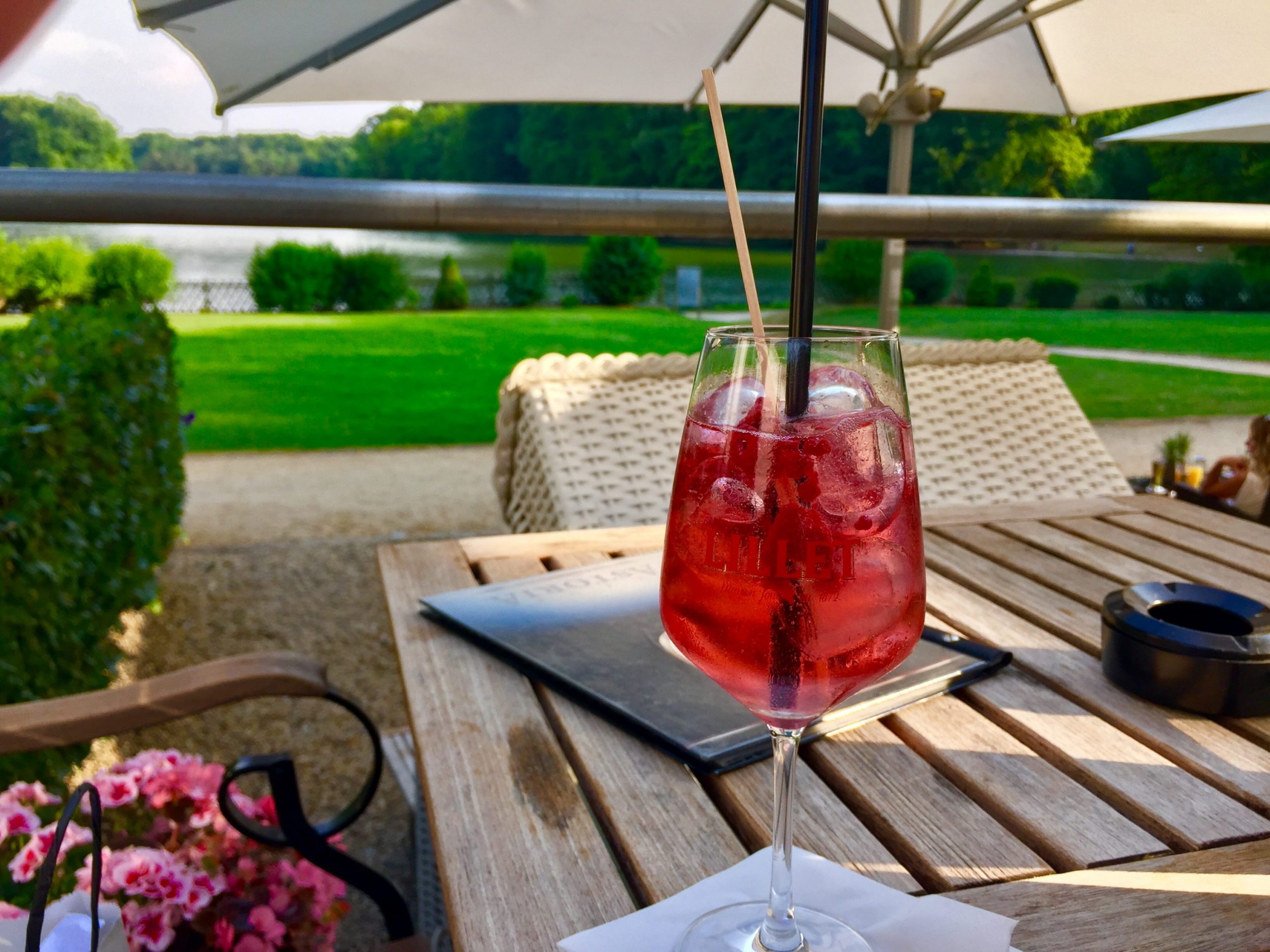 Lillet Spritz im Biergarten