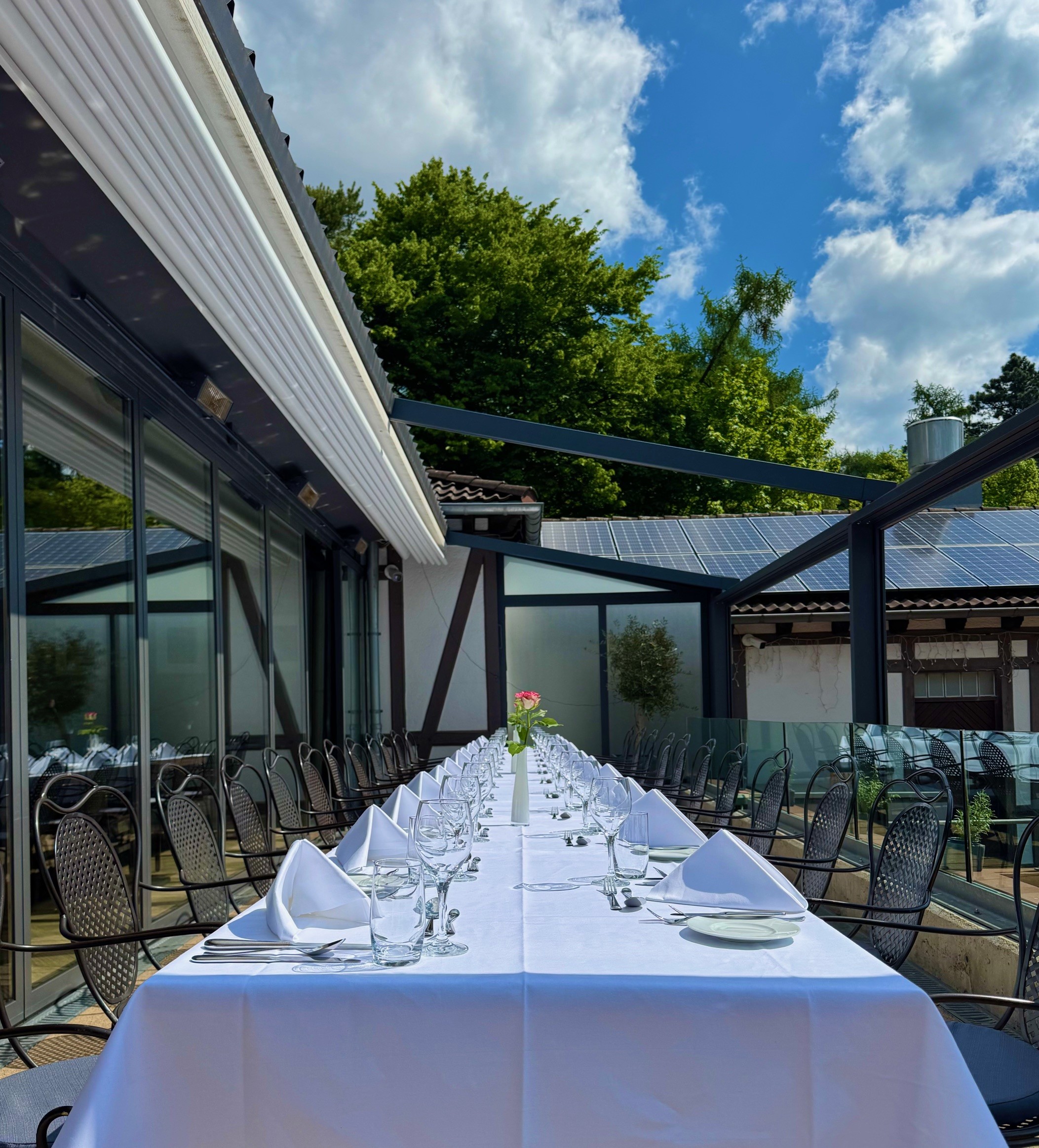 Eine Hälfte der Terrasse